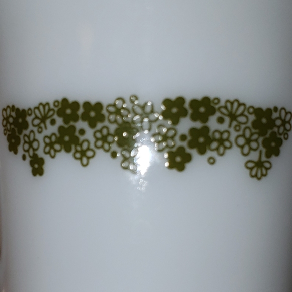 Vintage Large Crazy Daisy 8oz Opal Glass Creamer - Picture 7 of 8